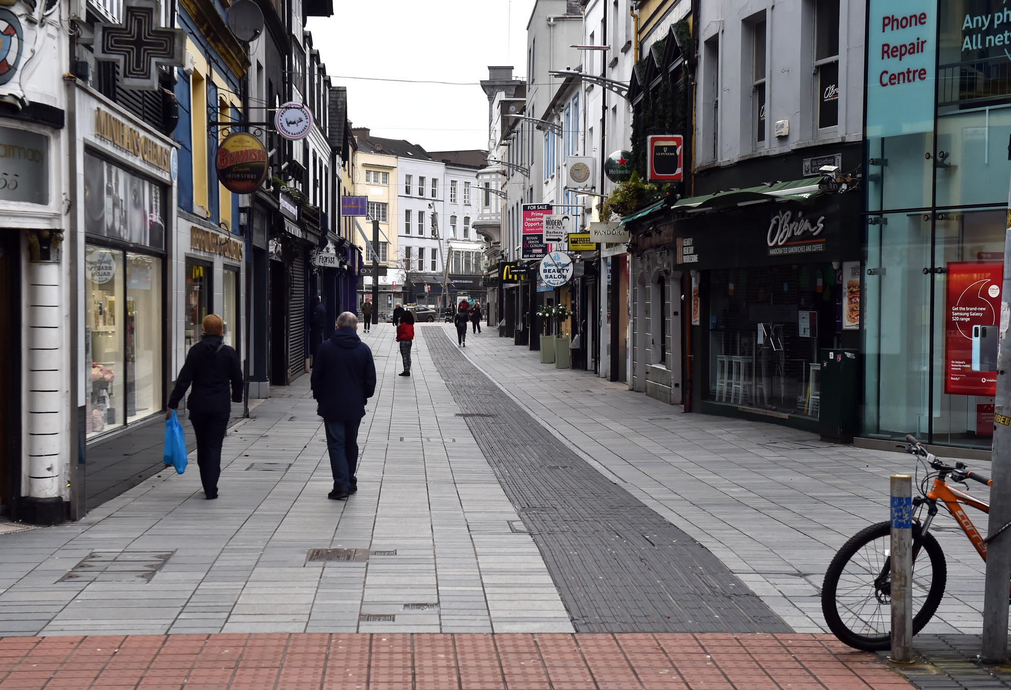 Man jailed for unprovoked attack on Cork writer whose life 'has altered significantly'