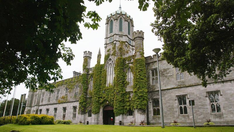 Outbreak of 135 Covid-19 cases linked to Galway students Outbreak of 135 Covid-19 cases linked to Galway students