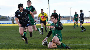 <p>Alex Wootton of Connacht scores his side's first try under pressure from Dan Evans of Ospreys during the PRO14 clash between the sides last month. Picture: Piaras Ó Mídheach/Sportsfile</p>