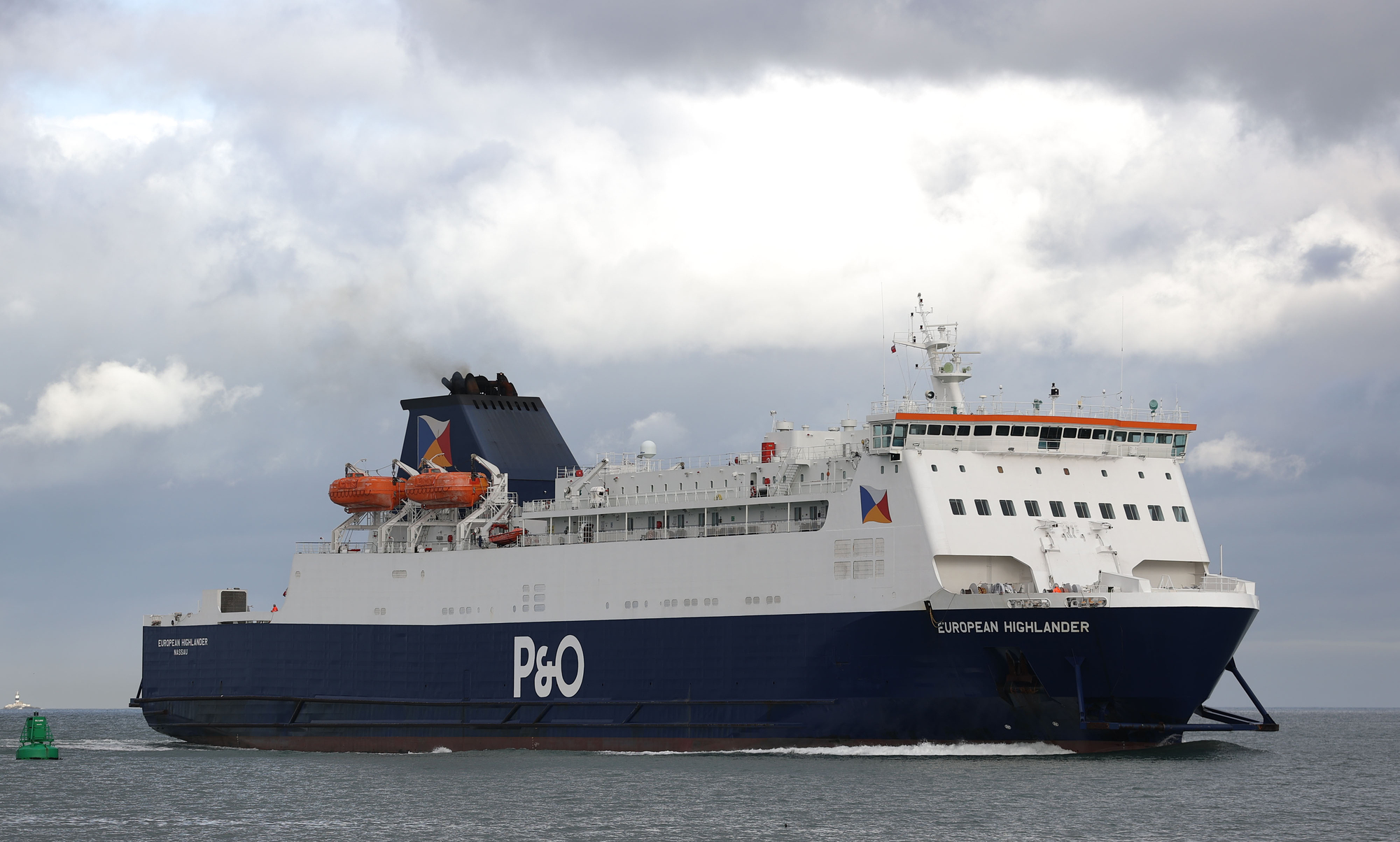 Brexit threatens lucrative dairy live exports to Britain