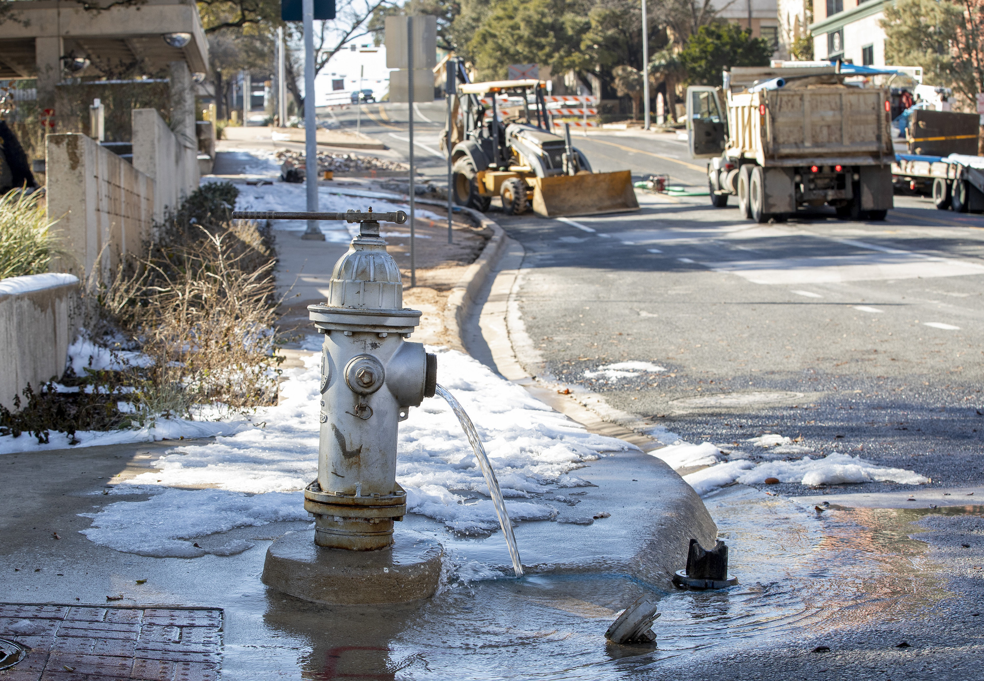 Southern US cities hit hard by storms face water crisis