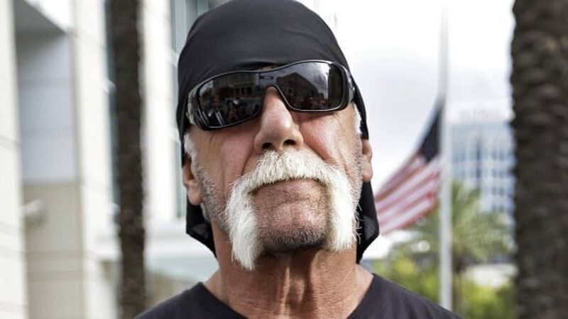 Hogan 'covered in blood' after boat's windshield 'explodes' Hogan 'covered in blood' after boat's windshield 'explodes'