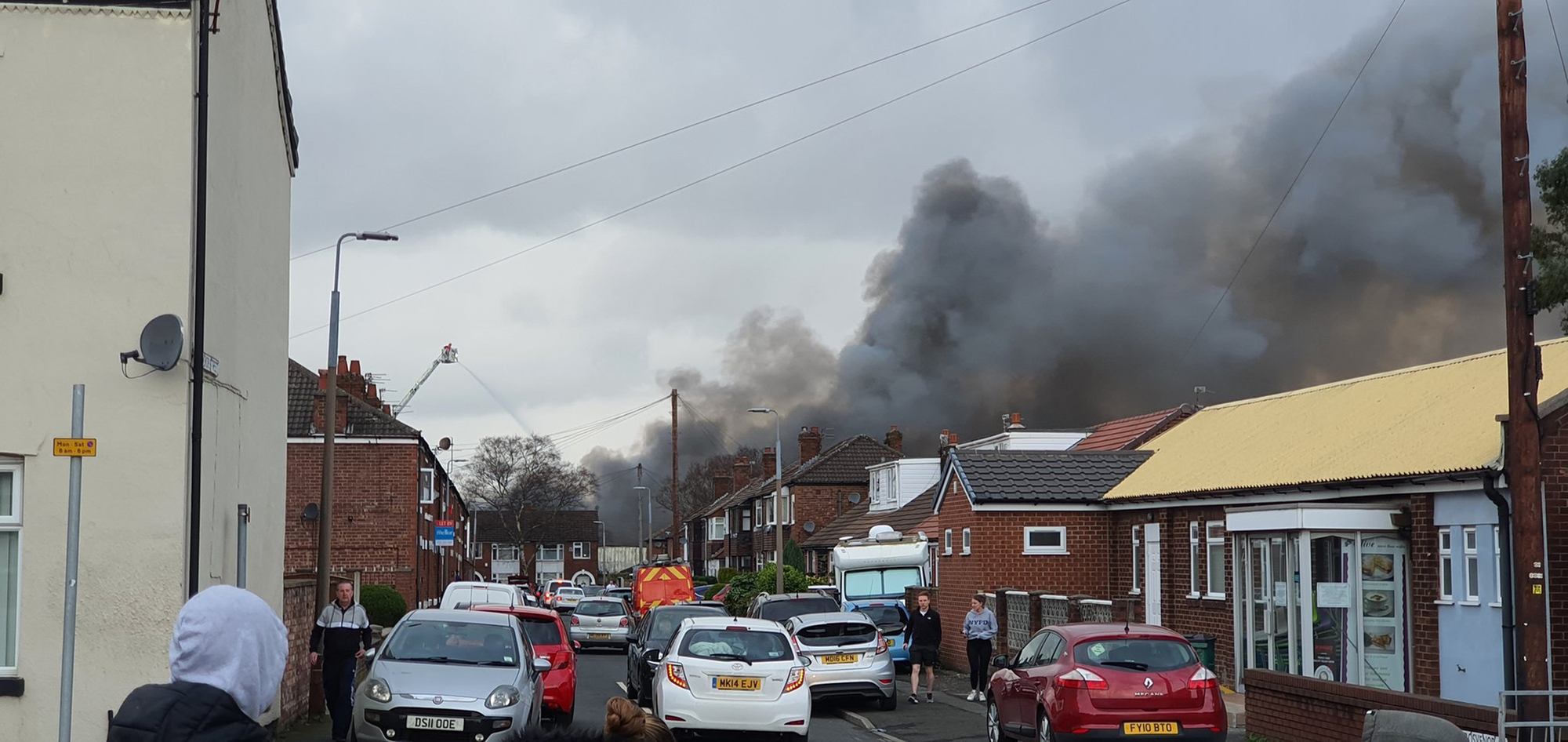 Major incident declared after large fire hits Manchester warehouse