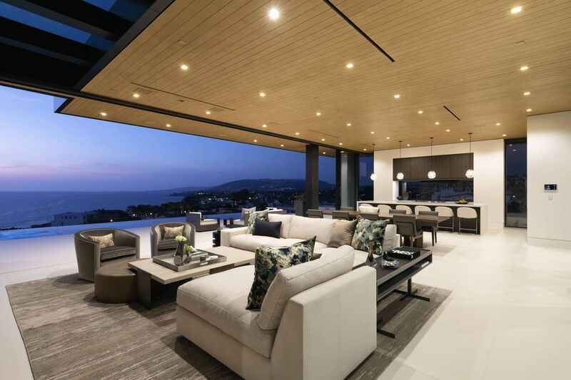 Seabreeze, Dana Point, California makes extensive use of glazing to capitalise on stunning sea views. McClean Design Photograph: Jim Bartsch
