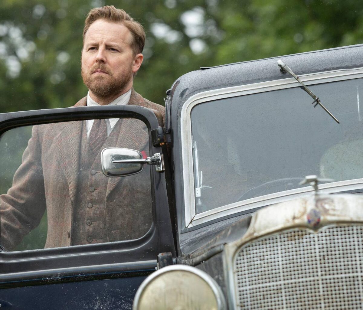 Siegfried Farnon (Samuel West) in a new adaptation of best-selling author James Herriot’s collection of stories
