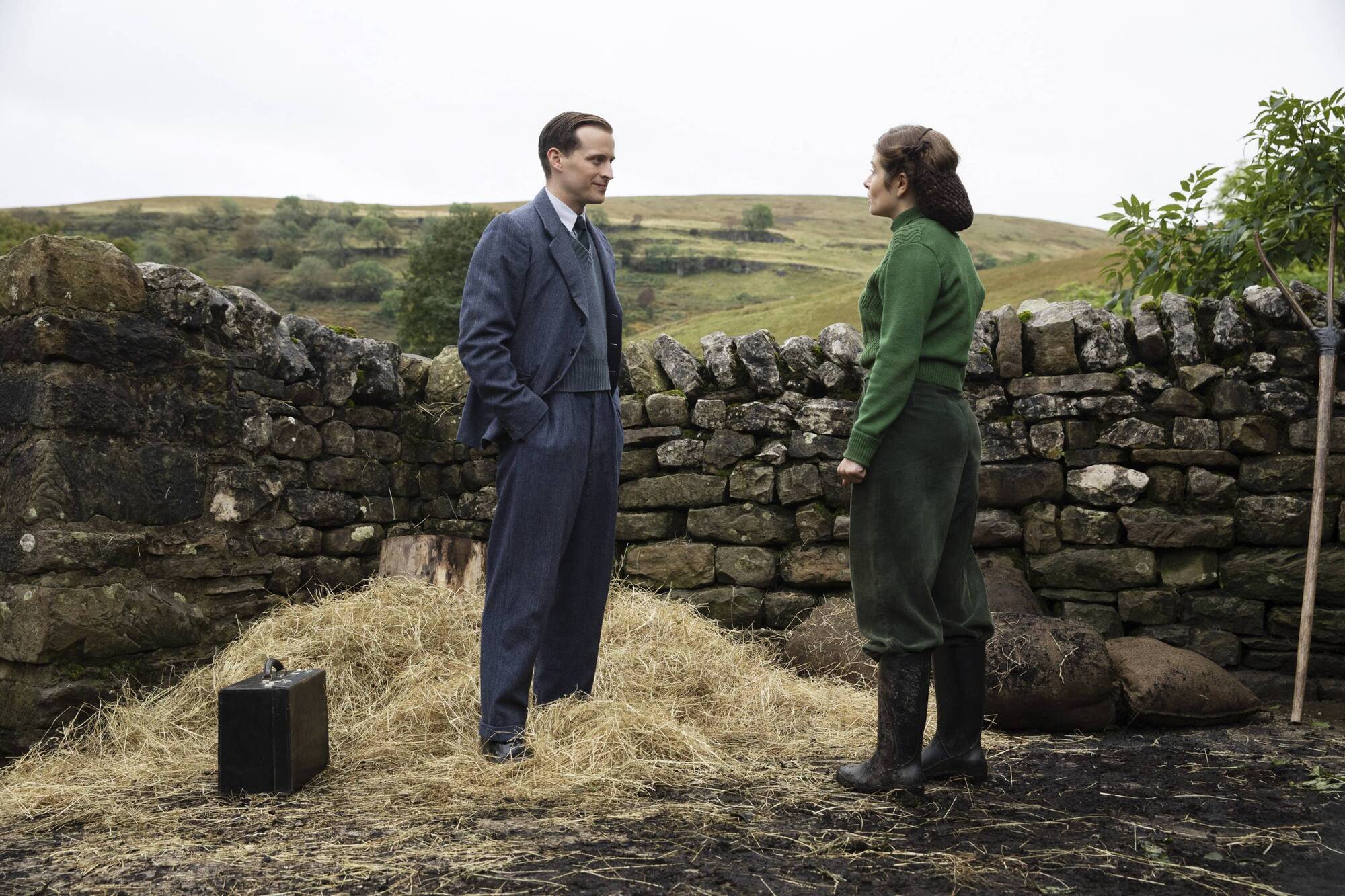 James Herriot (Nicholas Ralph) and Helen Alderson (Rachel Shenton) in All Creatures Great and Small