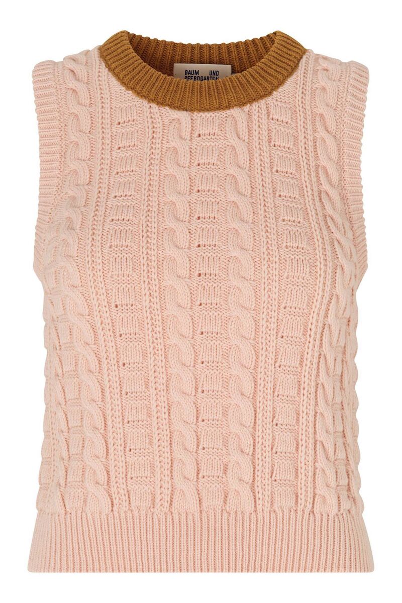 Sweater Vest, €129, Baum und Pferdgarten Sweater Vest, €129, Baum und Pferdgarten