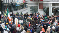 Cork anti-lockdown protest attracts hundreds into city centre Cork anti-lockdown protest attracts hundreds into city centre