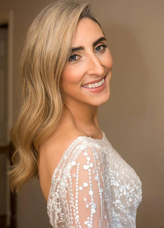 Linda Kelly's hair was by June Murtagh (@JuneBug) and her makeup by Maria Hanlon Linda Kelly's hair was by June Murtagh (@JuneBug) and her makeup by Maria Hanlon