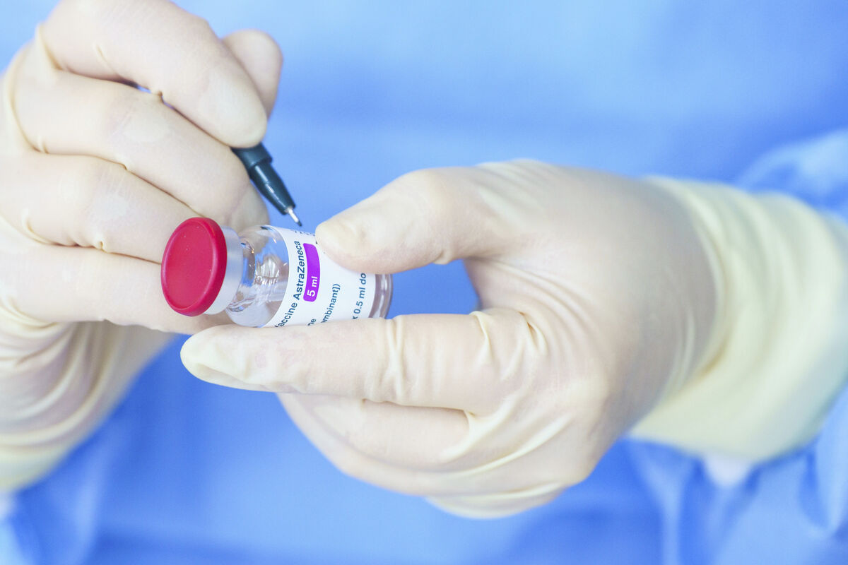 A health worker holds a vial of AstraZeneca vaccine. File Picture: Andreas Arnold/dpa via AP