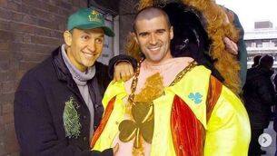 <p>Gary Lineker and Roy Keane pictured recording the 2000 Walkers crisps advert. Picture: Officialkeane16 Instagram</p>