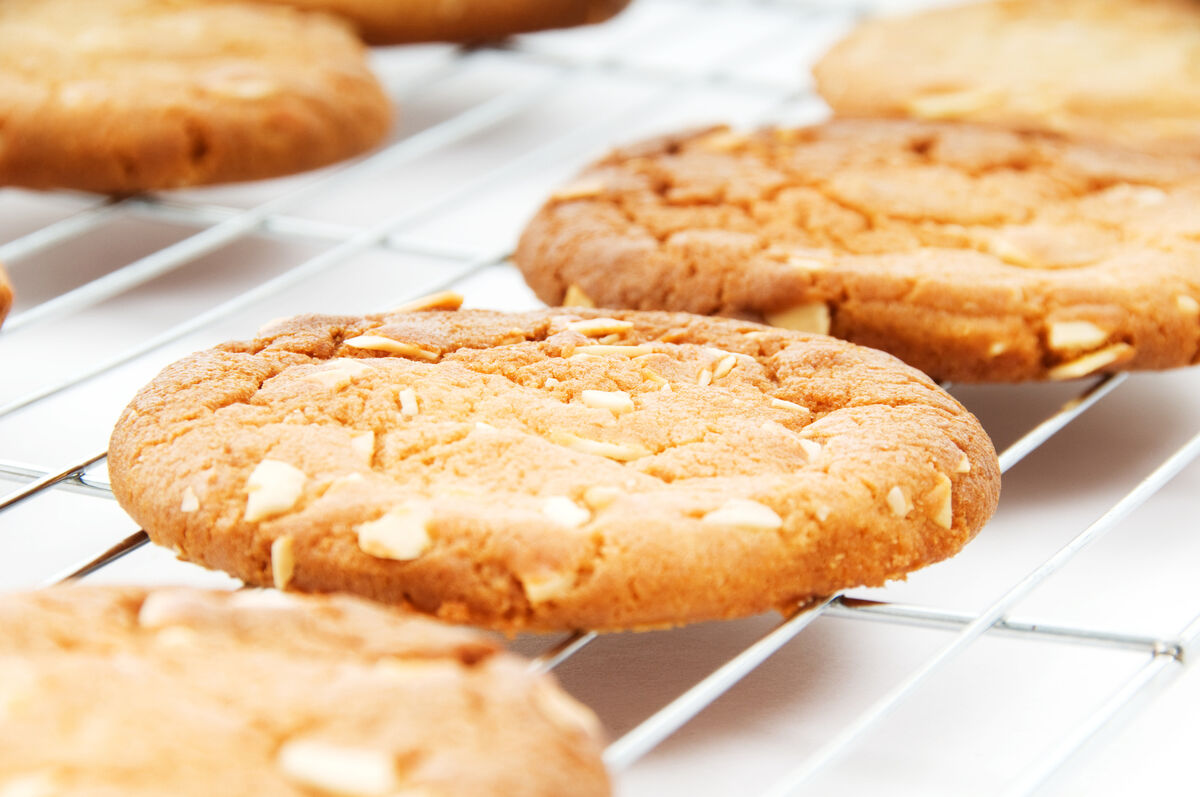
                        Polenta almond cookies
                    