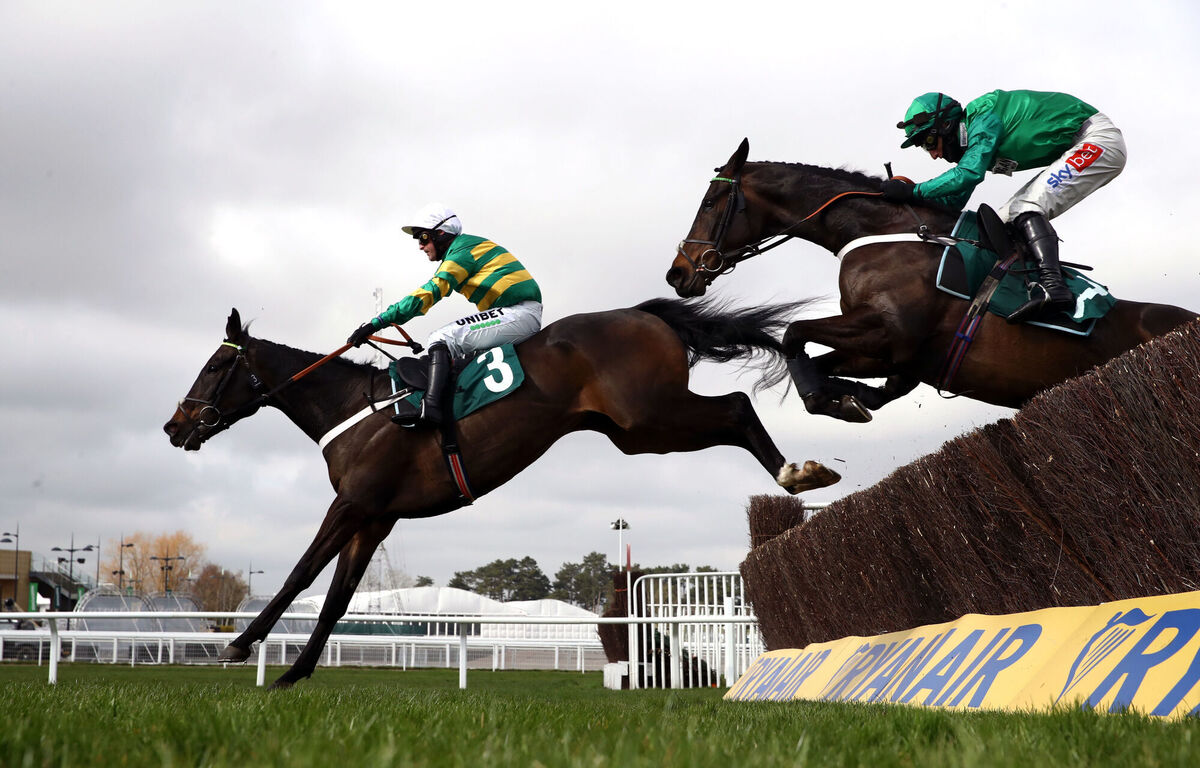 Chantry House ridden by Nico de Boinville on their way to winning the Marsh Novices' Chase 