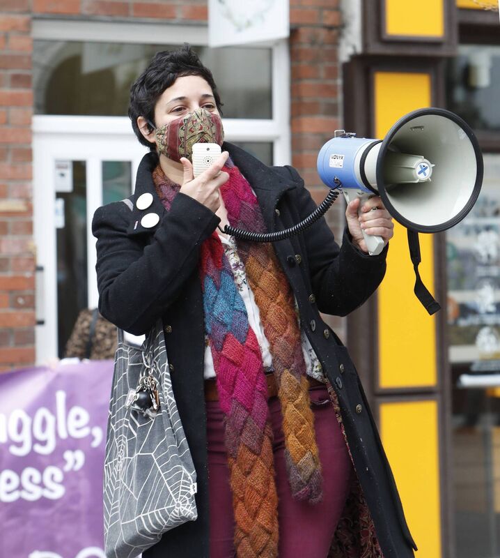 Stefanie Di Croce addresses the crowd at the  Limerick rally. Picture: Liam Burke/Press 22s