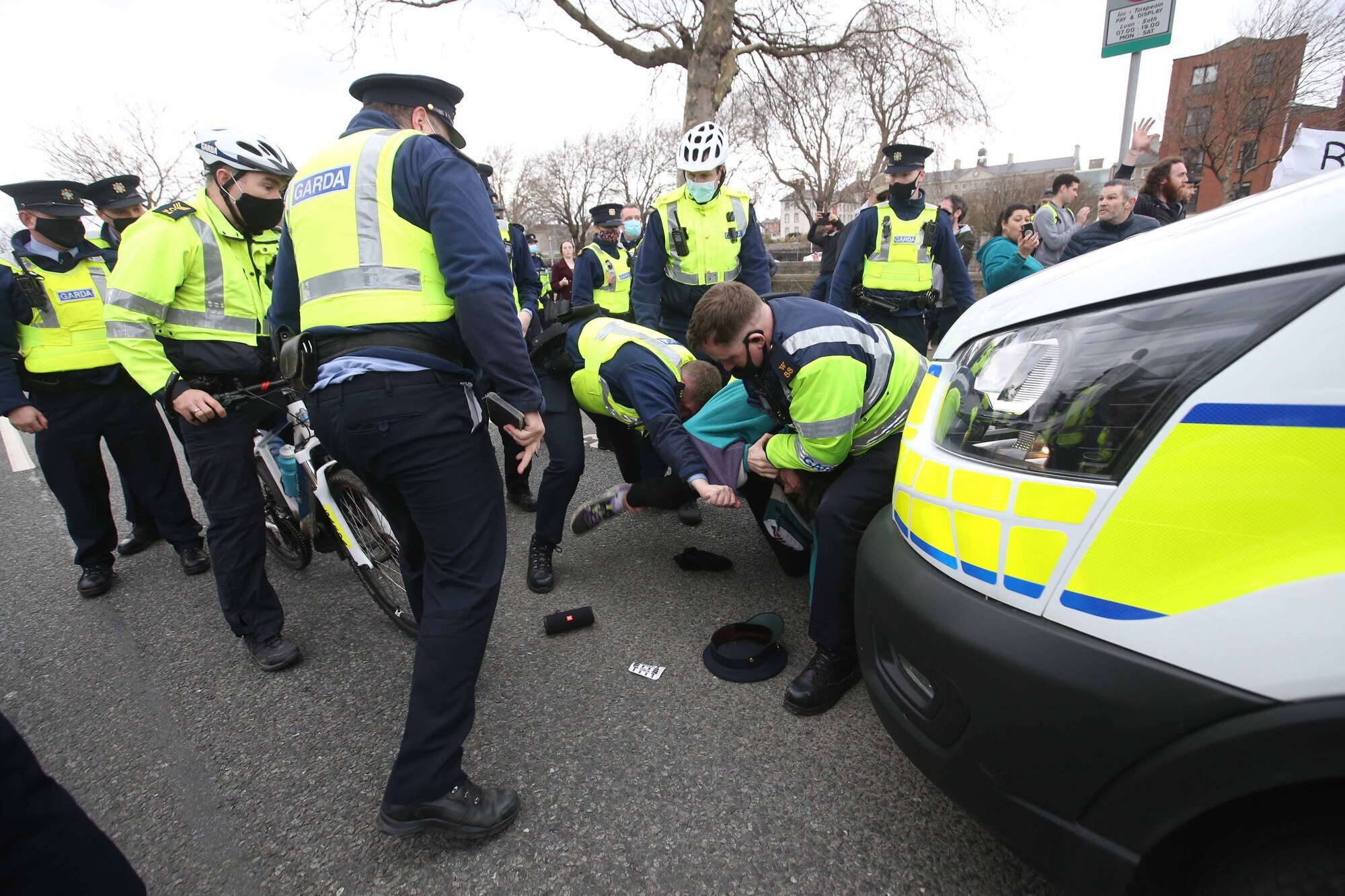  Protesters in confrontation with gardaí as they try to move through Dublin city centre. Picture: Sam Boal/RollingNews.ie