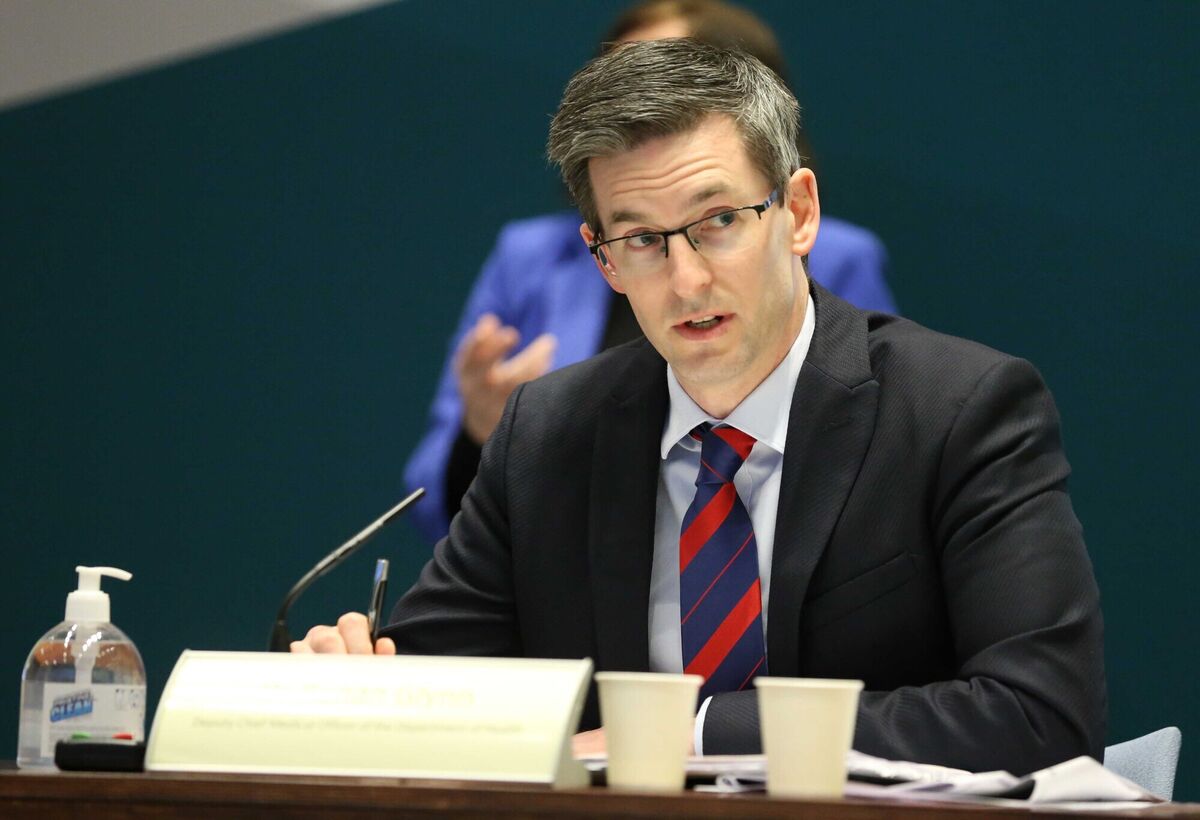 Dr Ronan Glynn said people might have “gotten away” with not transmitting the disease last year when interacting in this way, but the increased transmissibility of the B.117 variant makes this impossible. File picture: Sasko Lazarov/RollingNews.ie