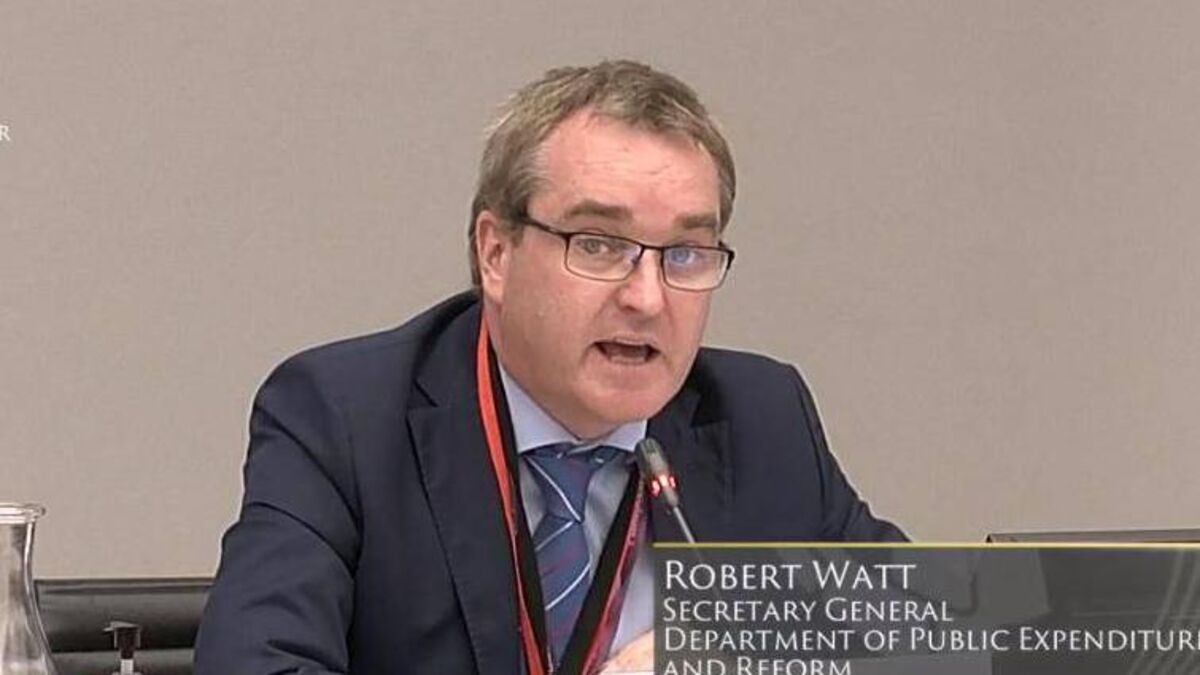 Revealed: Watt could get &euro;105k and enhanced pension if he is not appointed to top health job