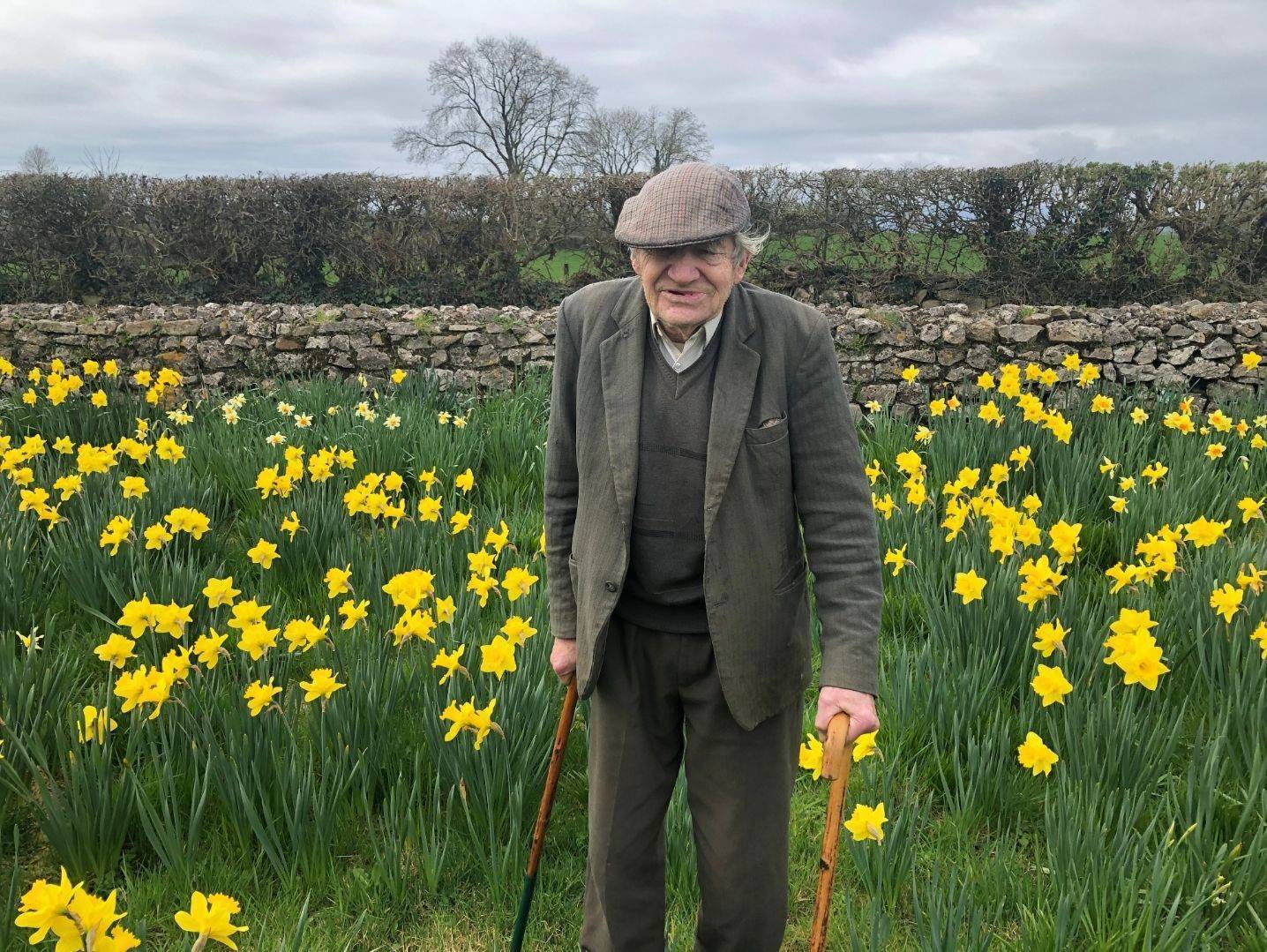 Meet the 88-year-old who gives daffodils away to neighbours and friends