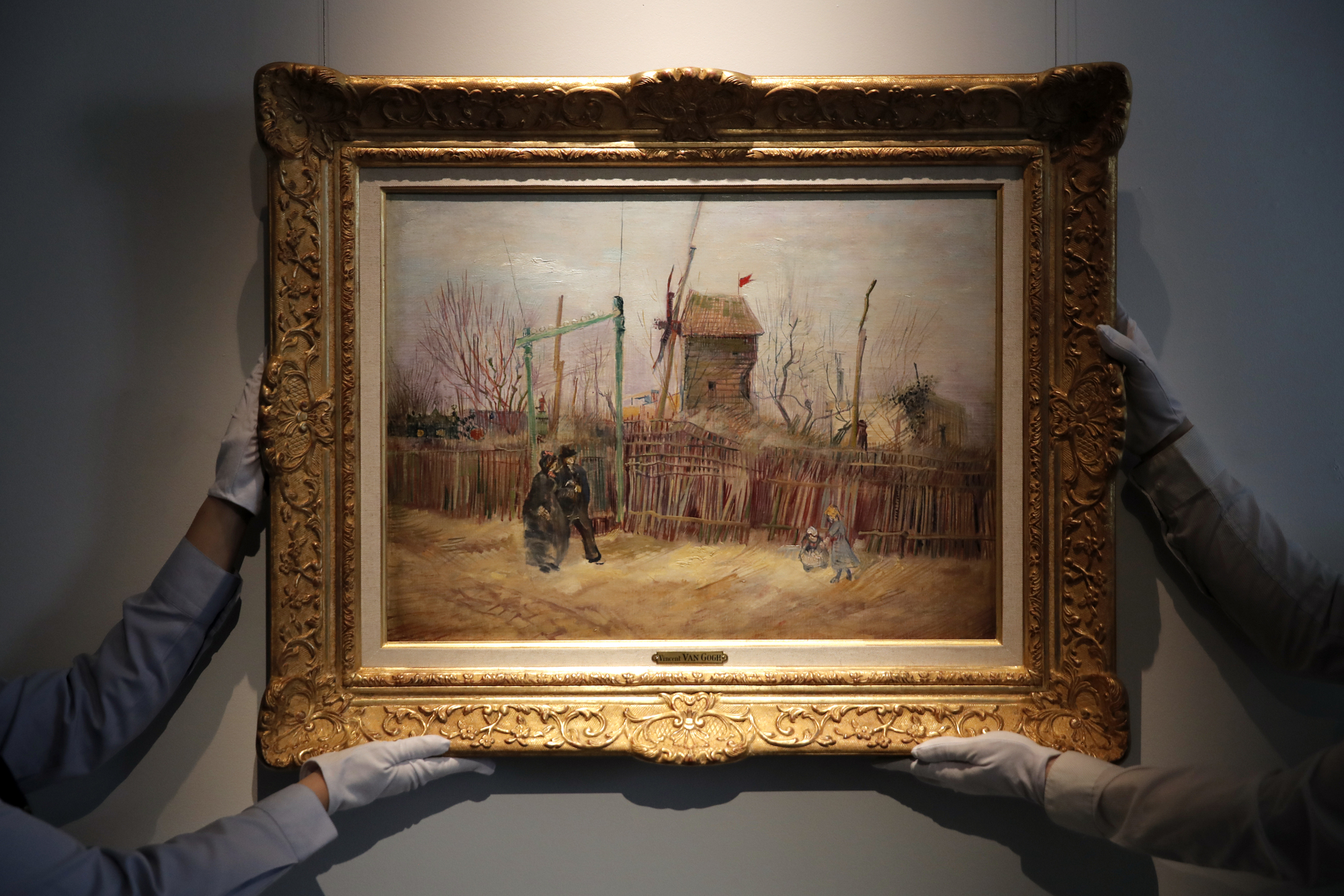 Van Gogh painting sells for £11.2 million in Paris