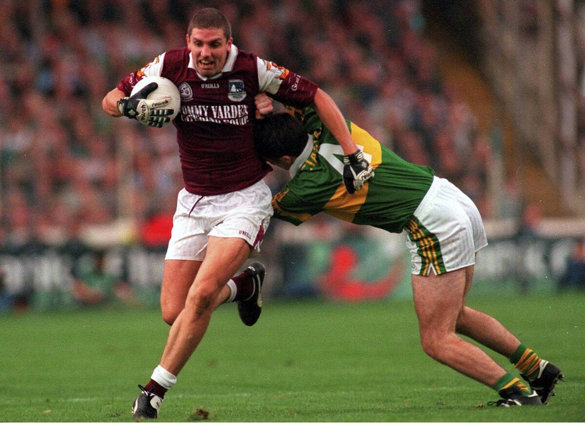 Galway’s Kevin Walsh goes past the challenge of Kerry’s Michael McCarthy during the 2000 All-Ireland final replay. ‘There’s no-one who will ever convince me we wouldn’t have won if I had started the first day,’ said Walsh. Picture: Ray McManus/ Sportsfile
Galway’s Kevin Walsh goes past the challenge of Kerry’s Michael McCarthy during the 2000 All-Ireland final replay. ‘There’s no-one who will ever convince me we wouldn’t have won if I had started the first day,’ said Walsh. Picture: Ray McManus/ Sportsfile