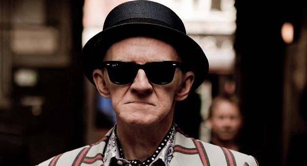 Pogues guitarist dies of cancer aged 56