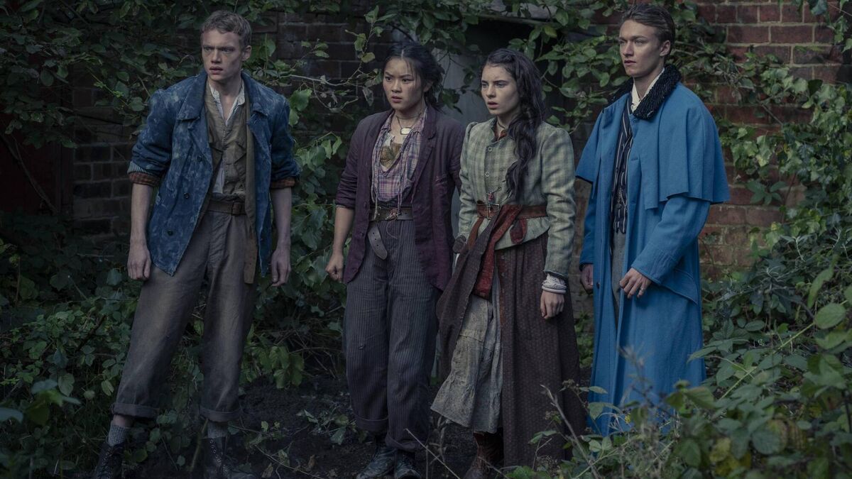 Thaddea Graham and the rest of the cast of The Irregulars, on Netflix