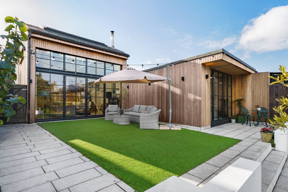 The wicker furniture set that caused chaos