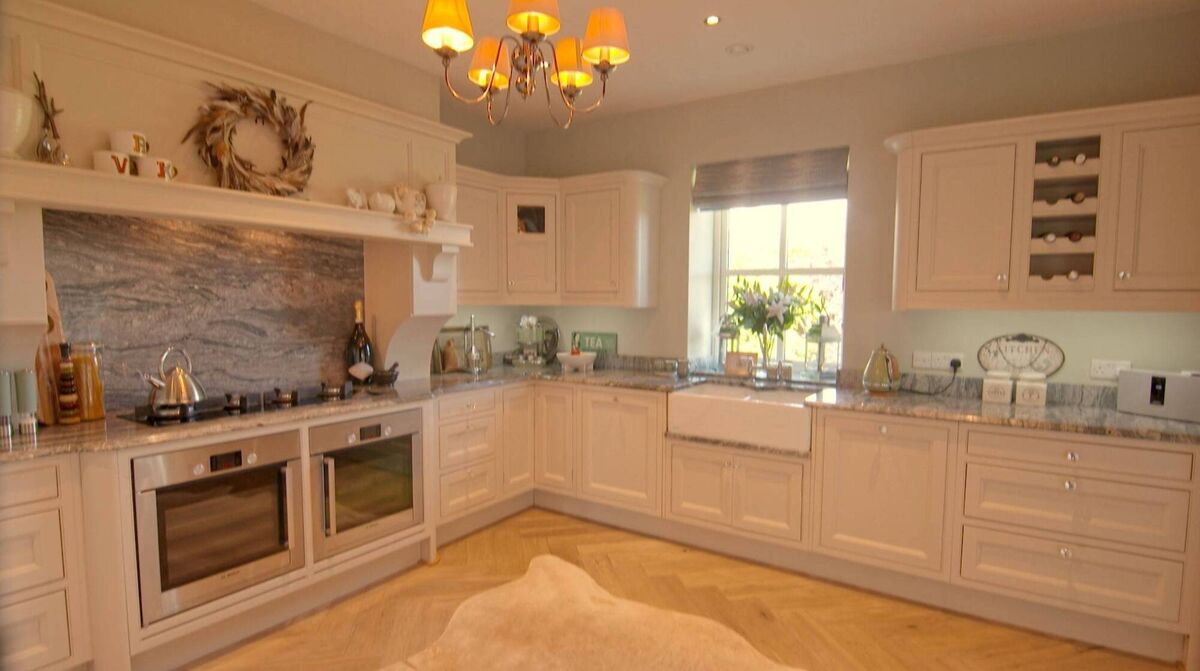 Does this kitchen need an island?