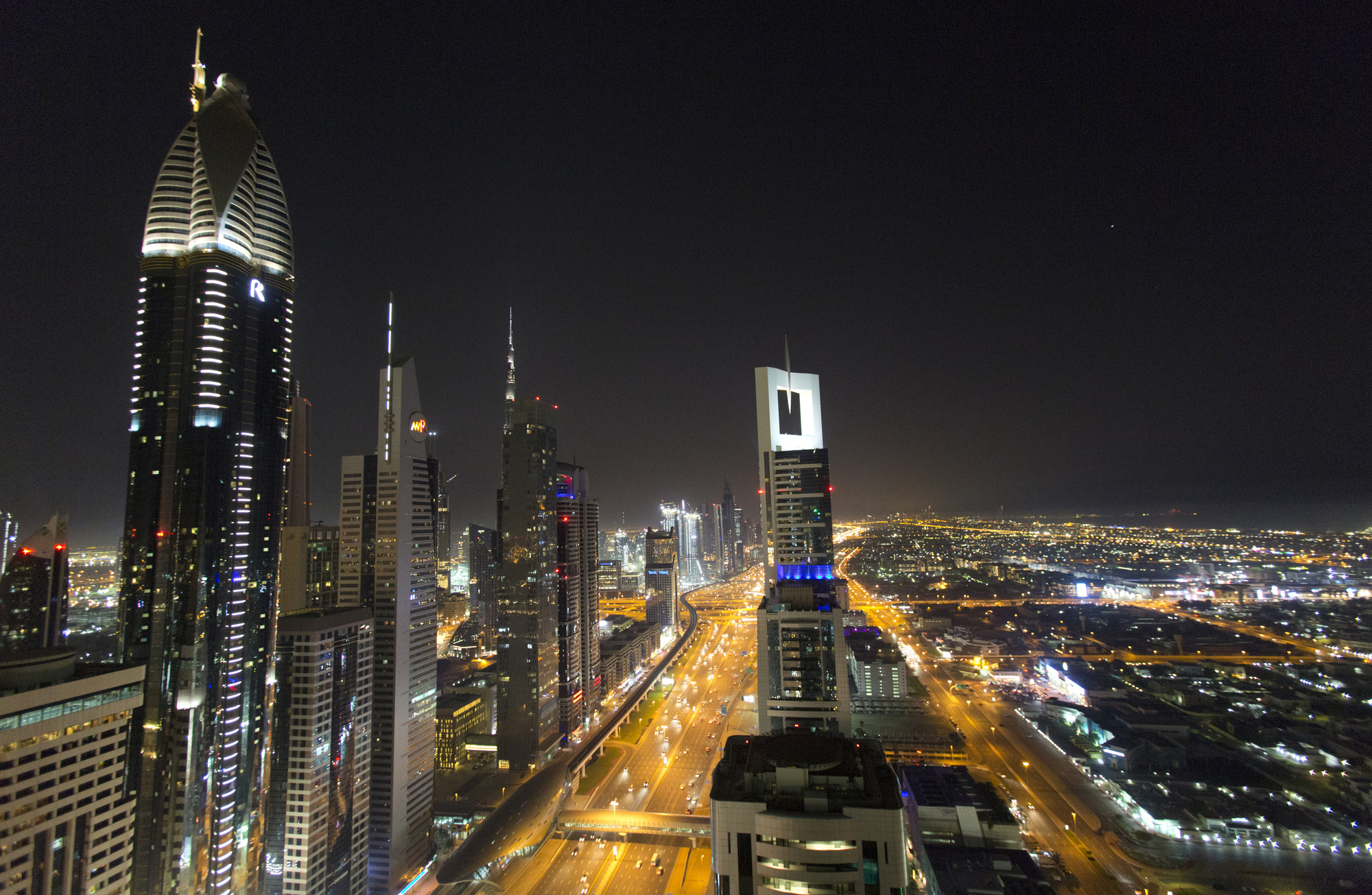 11 women and man arrested over naked photo shoot on Dubai balcony