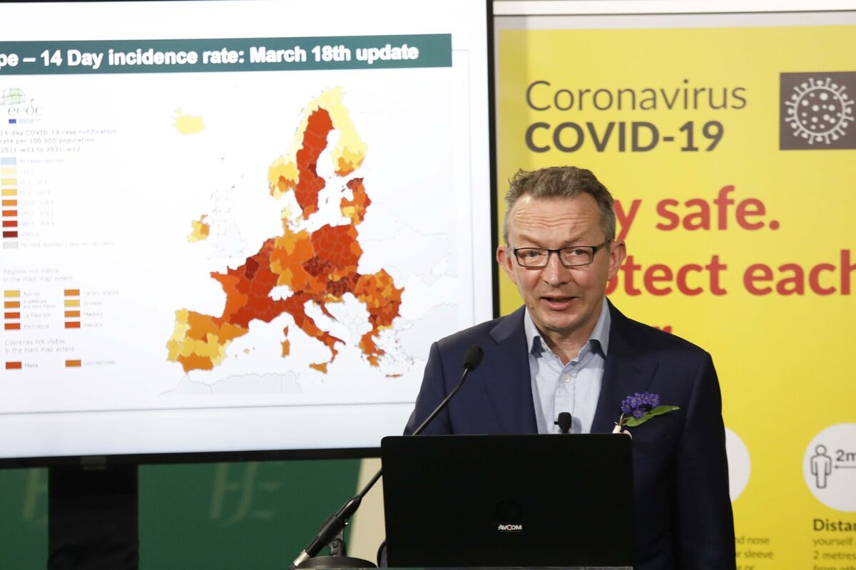 Dr Colm Henry, chief clinical officer, HSE, warned against lowering the guard against outdoor transmission of Covid-19. Picture: Leon Farrell/Photocall Ireland Dr Colm Henry, chief clinical officer, HSE, warned against lowering the guard against outdoor transmission of Covid-19. Picture: Leon Farrell/Photocall Ireland