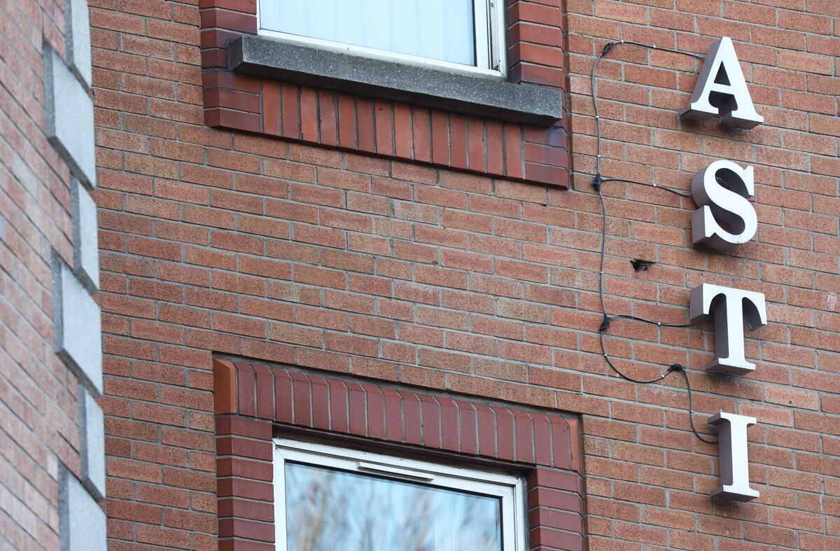 Three teachers' unions (INTO, ASTI and TUI) have agreed to a joint motion to their respective congresses on vaccination prioritisation. File picture: Leah Farrell / RollingNews.ie Three teachers' unions (INTO, ASTI and TUI) have agreed to a joint motion to their respective congresses on vaccination prioritisation. File picture: Leah Farrell / RollingNews.ie