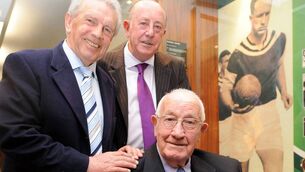<p>Con Martin with his son Mick and John Giles. Picutre: Brian Lawless </p>