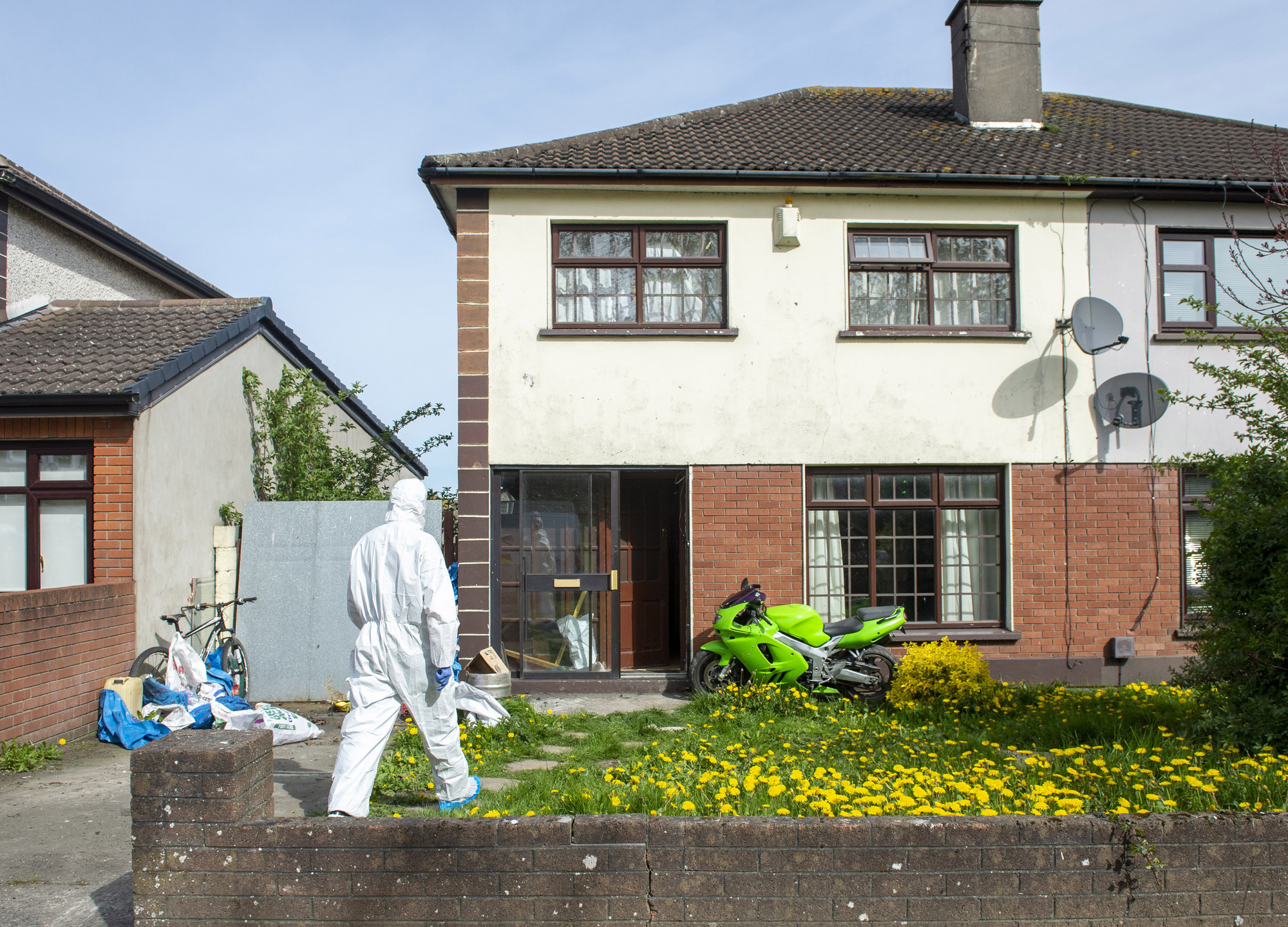 Garda swoop uncovers makeshift 'bomb-making' factory in Drogheda