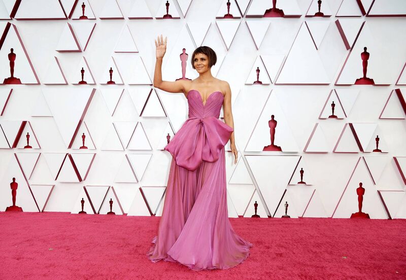 Oscars 2021 fashion: We rate 10 of the best and worst looks from the red carpet Oscars 2021 fashion: We rate 10 of the best and worst looks from the red carpet