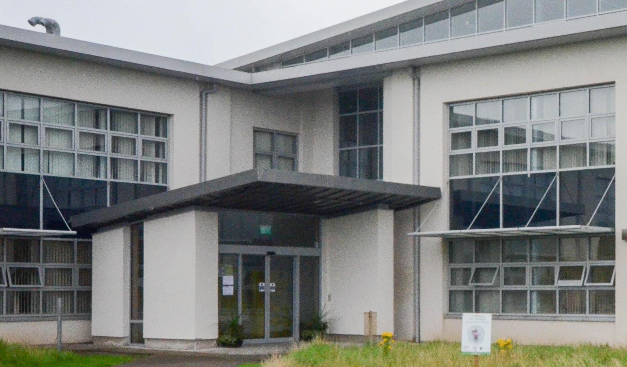 Gardaí probe link between 18th birthday party and Covid outbreak at Cork school