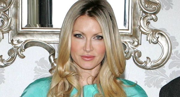 Surrogate pregnant - now Caprice is expecting too