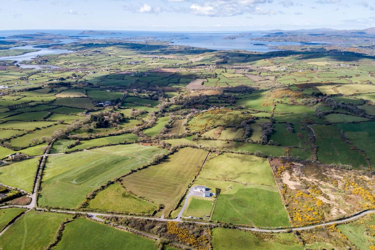 Coastal and town proximity at Burwood House,  Skibbereen
