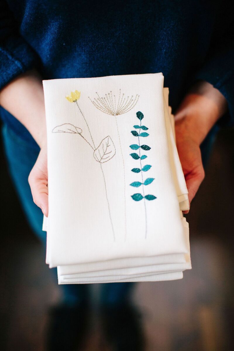  Jennifer Slattery's Irish Wild Flower embroidered napkins made from Irish linen (set of 12 €210).