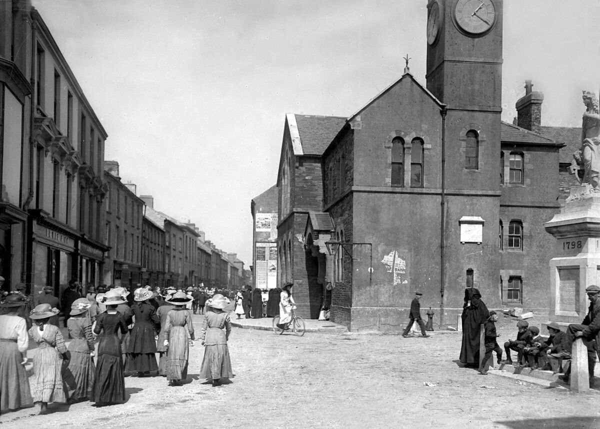 Skibbereen Town hall pictured in 1912. The town's population is being boosted by an influx of buyers who are leaving cities in the pandemic. Irish Examiner archives: Ref. 20 Skibbereen Town hall pictured in 1912. The town's population is being boosted by an influx of buyers who are leaving cities in the pandemic. Irish Examiner archives: Ref. 20