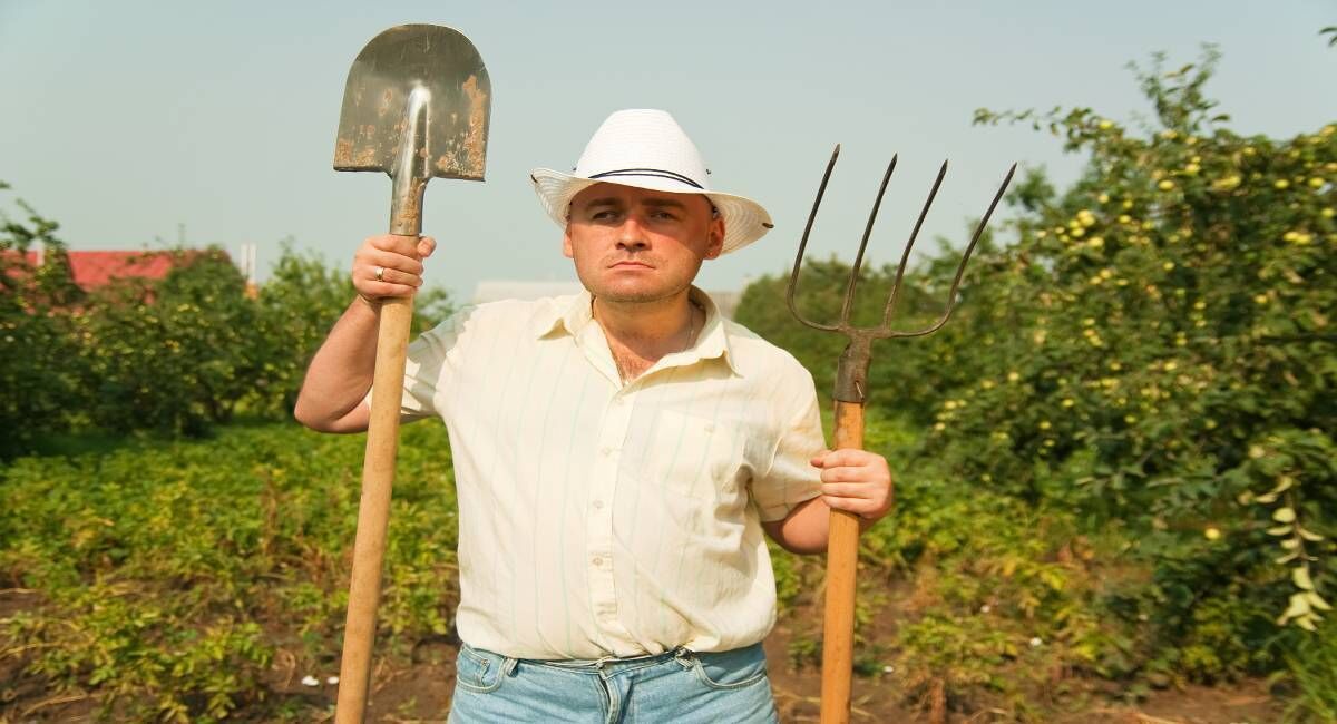 Farmers have a higher cancer mortality than other workers with UV rays being a significant cause.