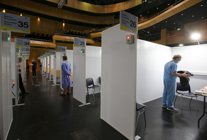 Doctors working at the vaccination center in the Helix in Dublin this morning. Picture: Sam Boal / RollingNews.ie Doctors working at the vaccination center in the Helix in Dublin this morning. Picture: Sam Boal / RollingNews.ie