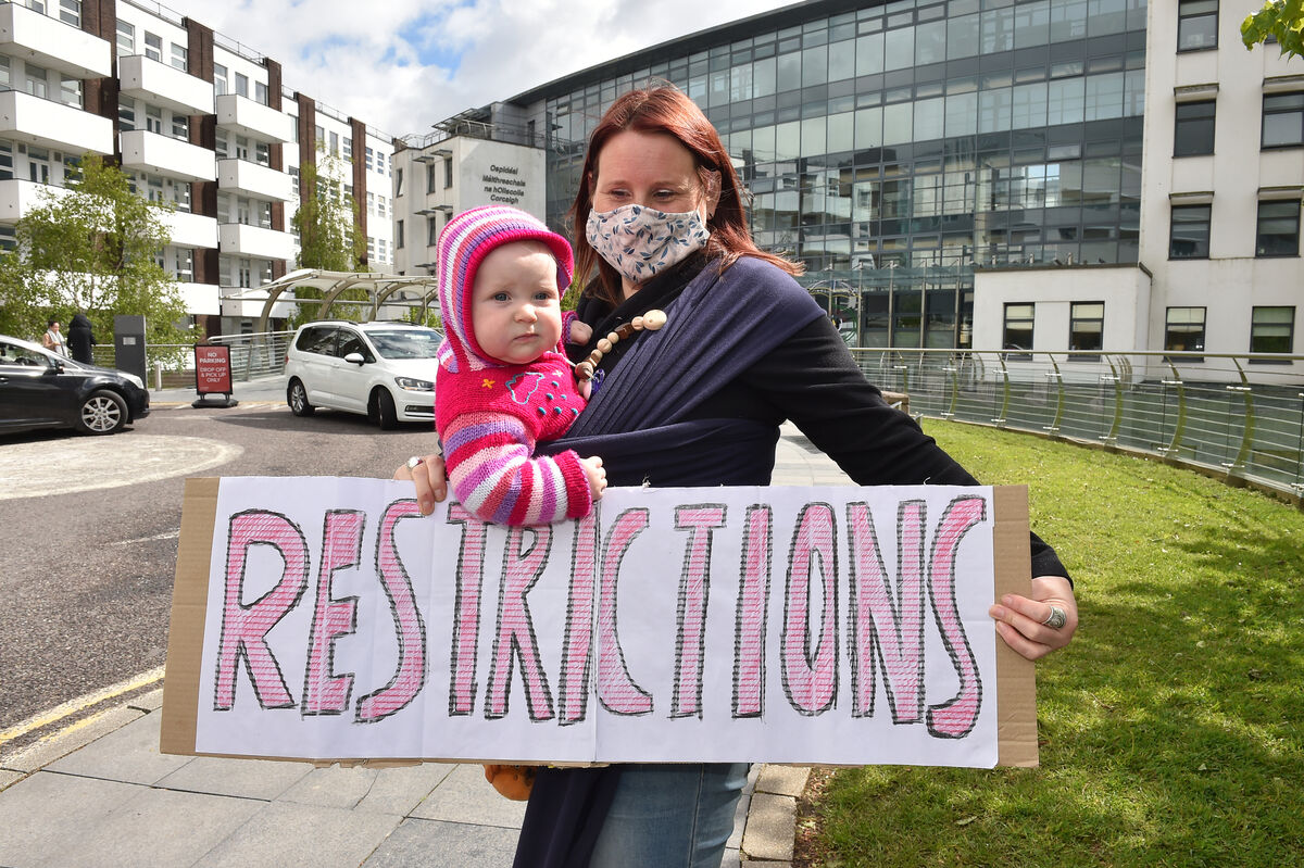 Vikki Cullen from Mogeely in East Cork with her seven-month-old daughter, Daisy, at the protest outside CUMH today. Photo: Dan Linehan Vikki Cullen from Mogeely in East Cork with her seven-month-old daughter, Daisy, at the protest outside CUMH today. Photo: Dan Linehan