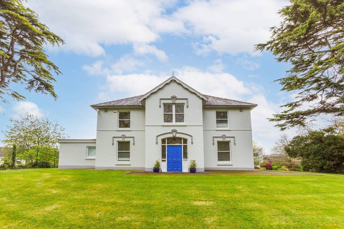 Bishopstown House is a well-kept protected structure on the Model Farm Road