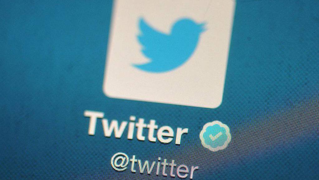 Two journalists to take legal action against Eoghan Harris over tweets