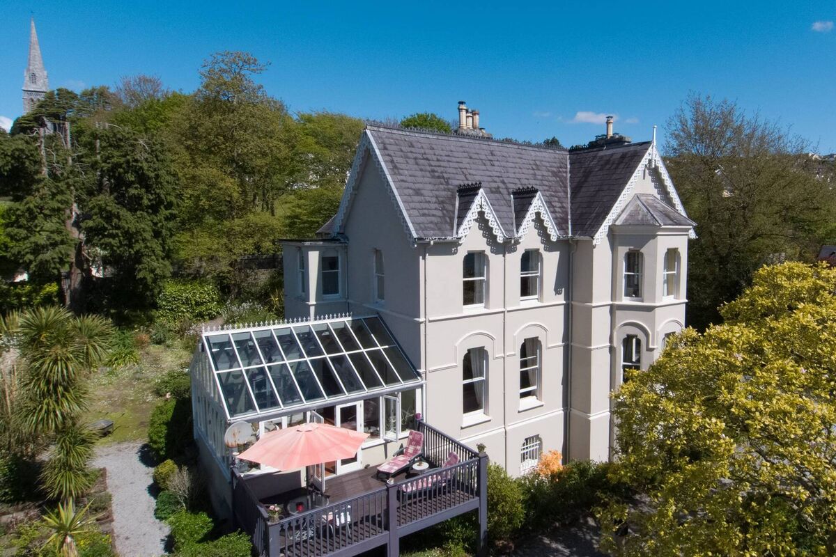 Oakhurst has a replacement conservatory on the western gable Oakhurst has a replacement conservatory on the western gable