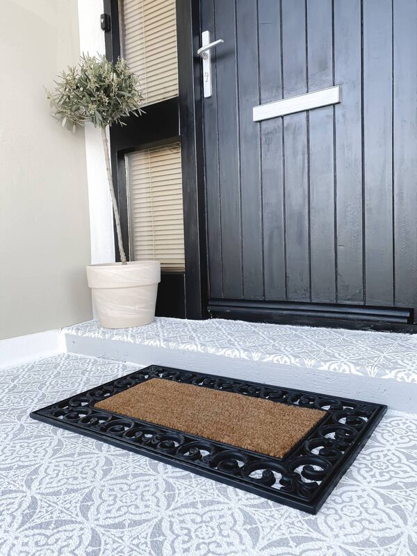 The first DIY job Shauna tackled was her front door saddle.