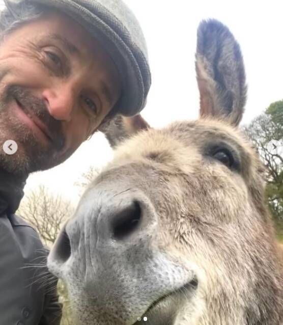 Patrick Dempsey, with new friend, Neddy the Donkey Patrick Dempsey, with new friend, Neddy the Donkey