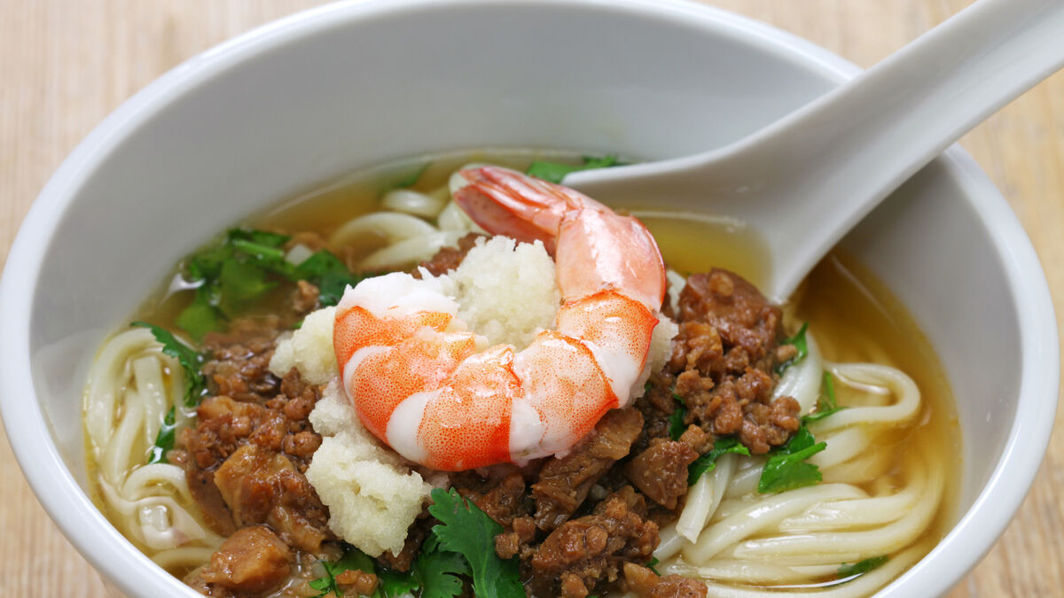 Hot 'n sour pork and prawns with noodles