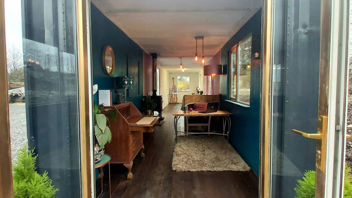 Caitríona's finished project, complete with ombre painted walls. Caitríona's finished project, complete with ombre painted walls.