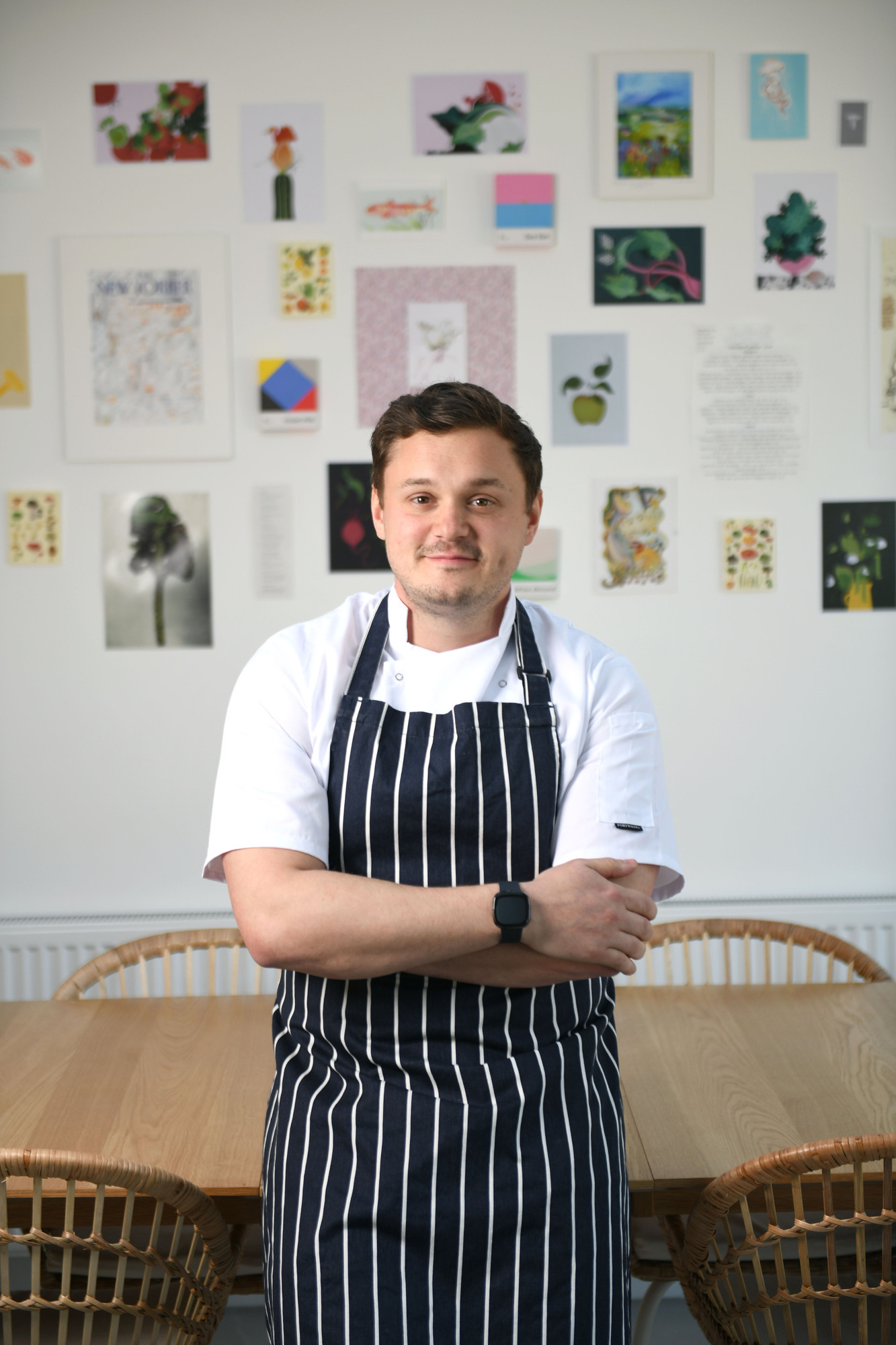  Eamon Lynch of sprigcookery.com: overseeing Zoom cookery lessons. Pic. Bryan Meade